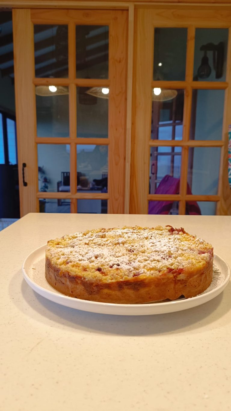 Kuchen Sureño con Miga de Pasteleria Curiñanco en Valdivia